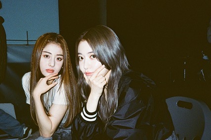 Photo dans les coulisse par Sakura, LE SSERAFIM
