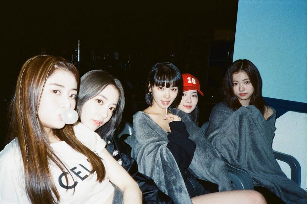 Photo dans les coulisse par Sakura, LE SSERAFIM