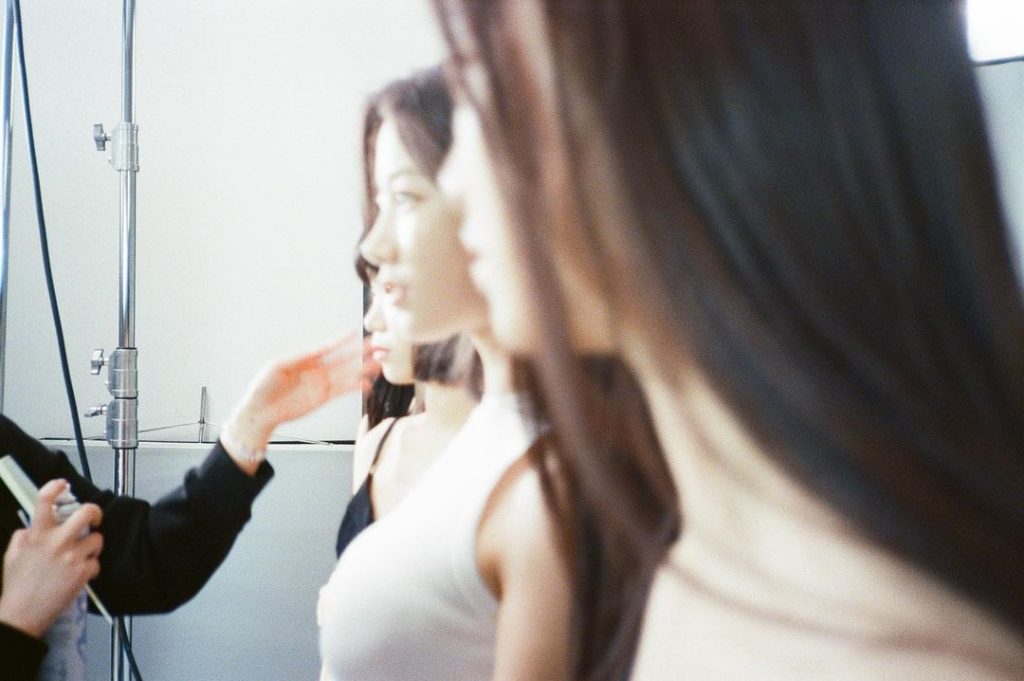 Photo dans les coulisse par Sakura, LE SSERAFIM